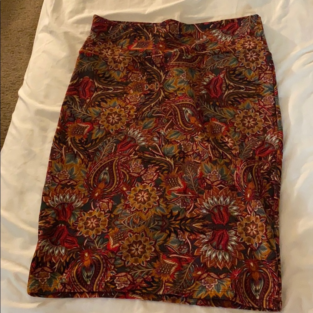 L Lularoe Cassie